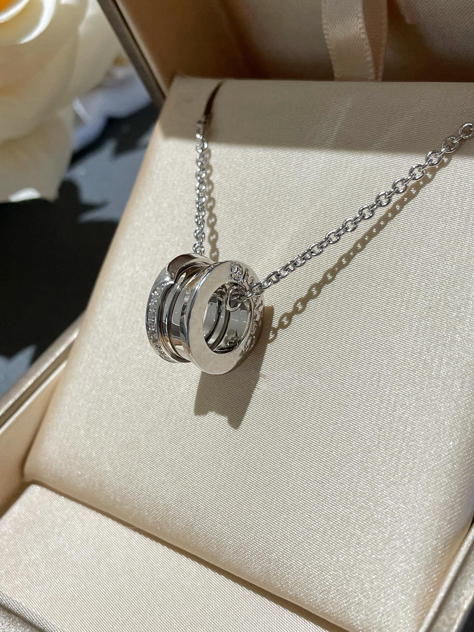 Bvlgari Zero 1 Necklace Cubic Zirconia