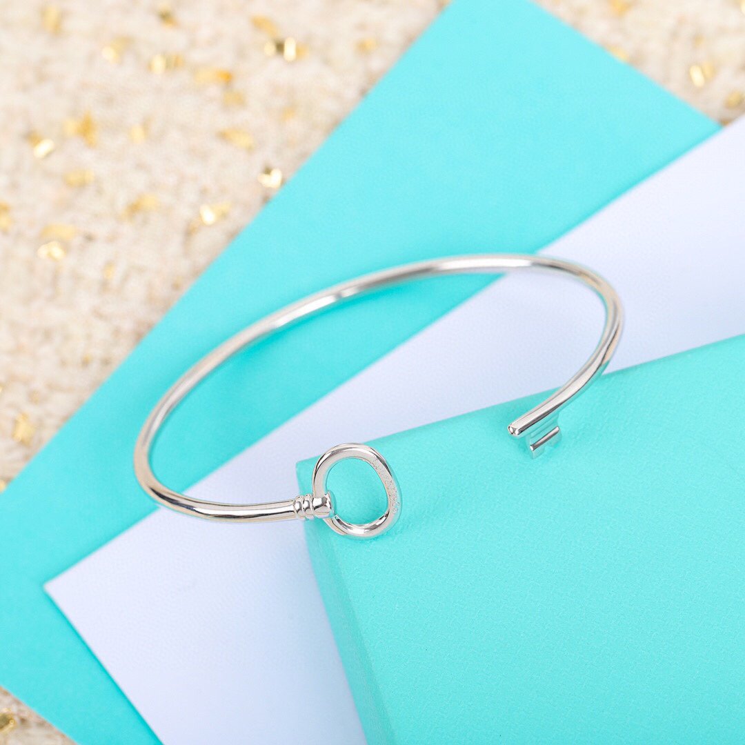 Tiffany Key Wire Oval Bracelet