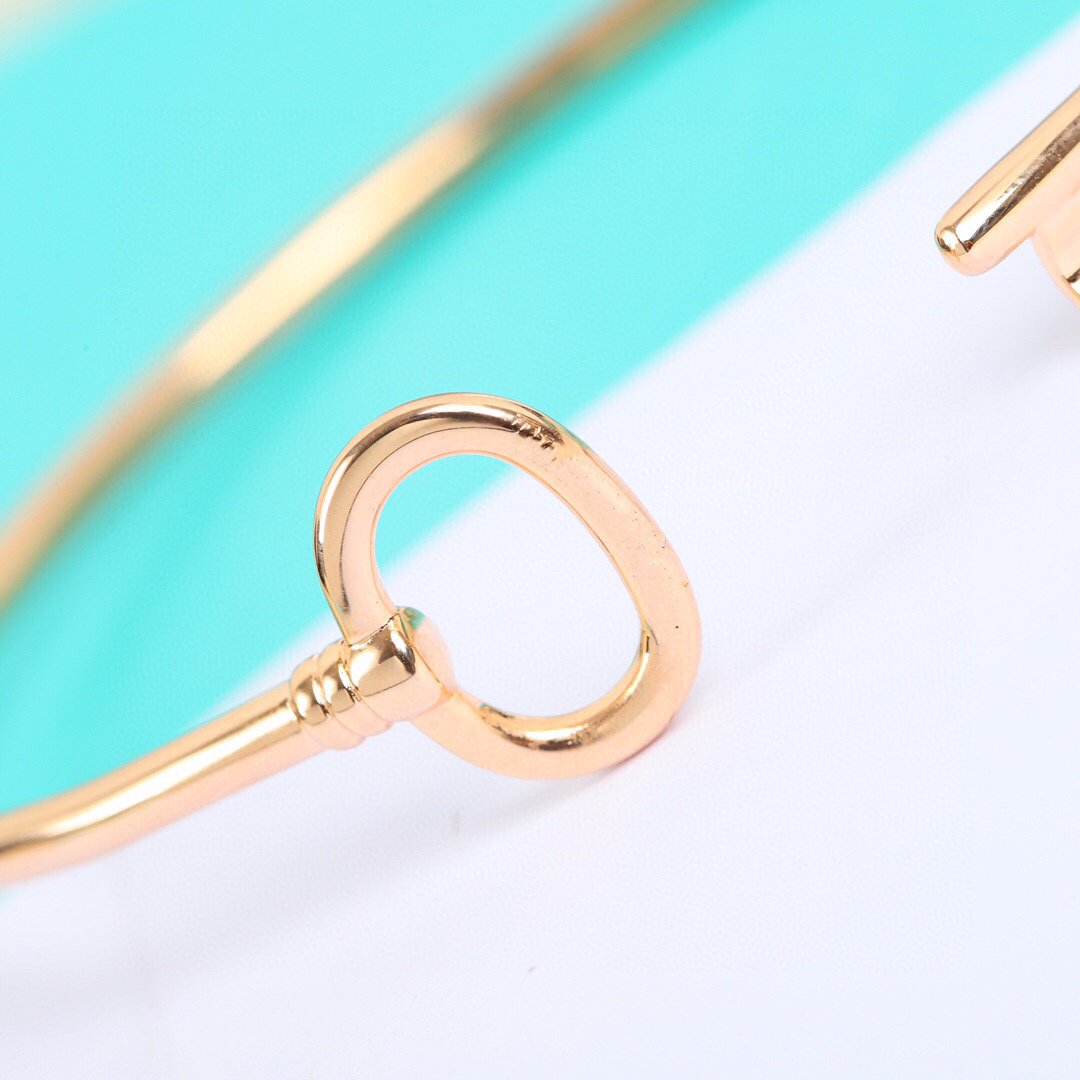 Tiffany Key Wire Oval Bracelet