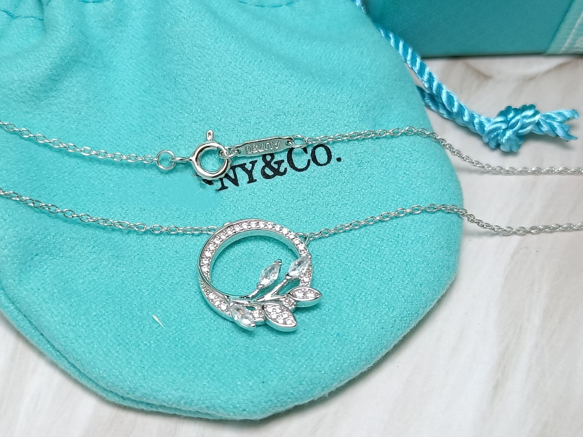 Tiffany Cubic Zirconia Vine Circle Pendant Platinum Necklace