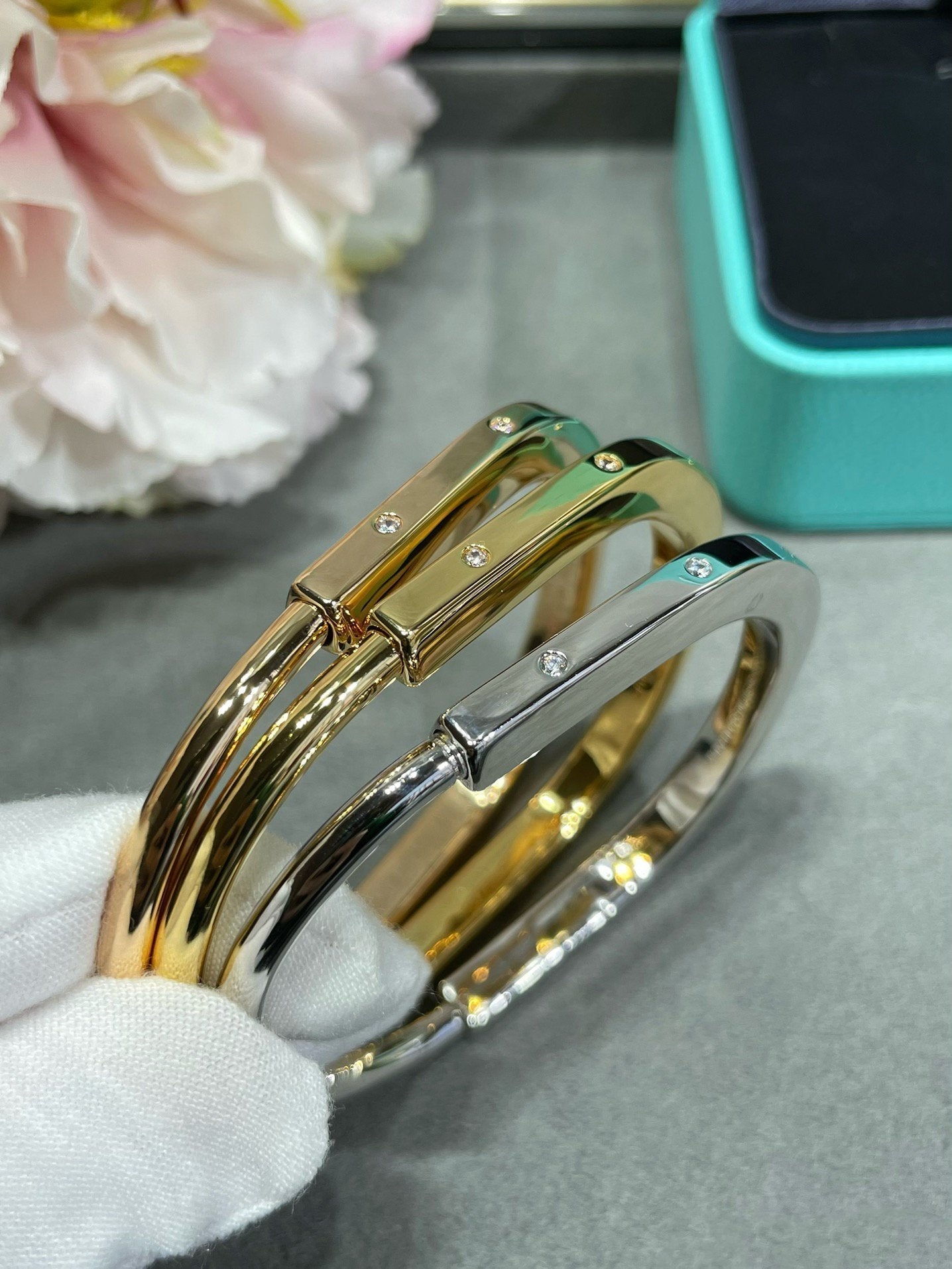 Tiffany Lock Bracelet 8 Cubic Zirconia