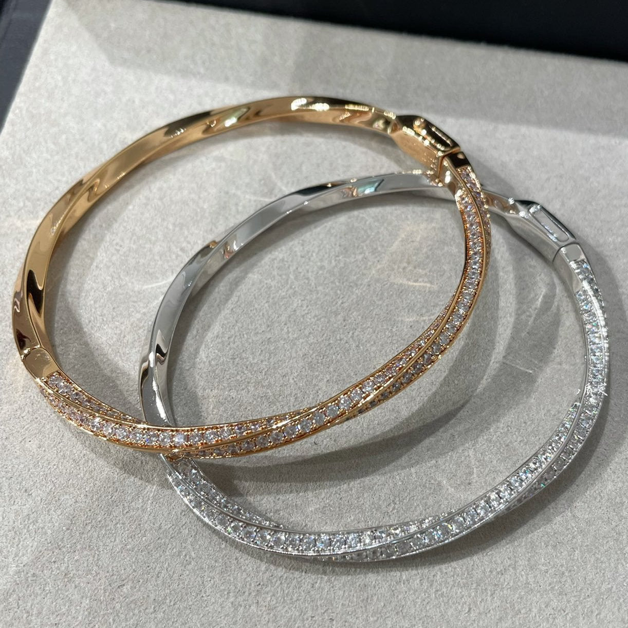 Graff Gra Spiral Cubic Zirconia Paved Bracelet