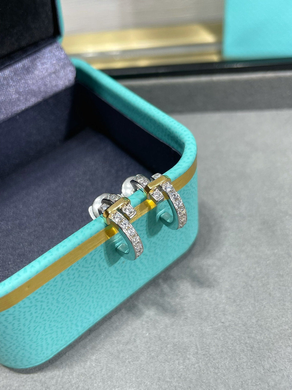 Tiffany Edge Cubic Zirconia Pink Gold Earrings