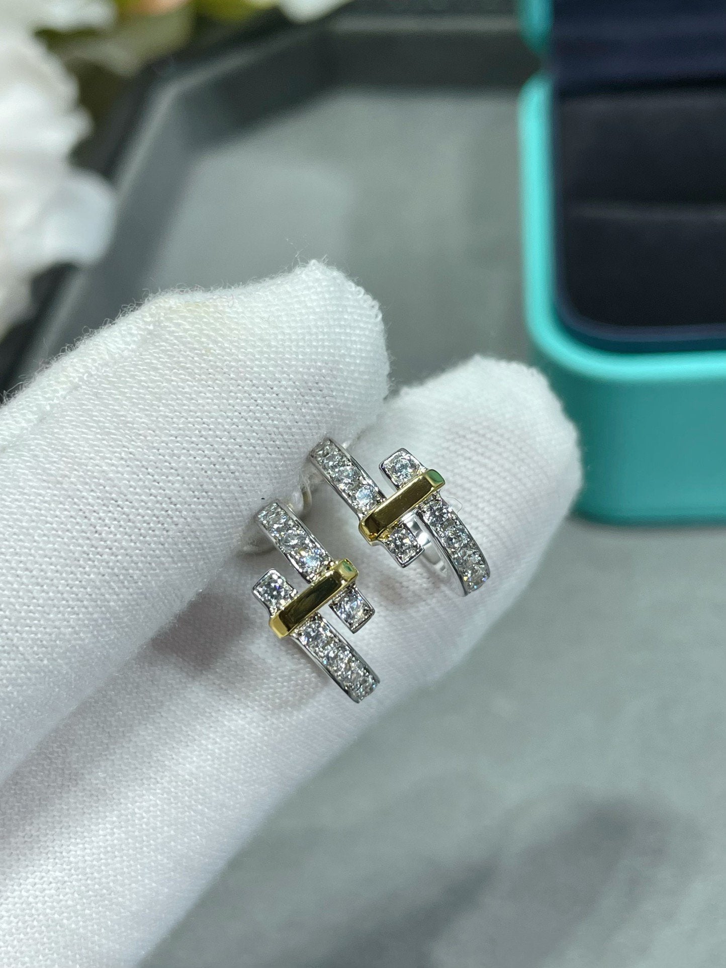 Tiffany Edge Cubic Zirconia Pink Gold Earrings