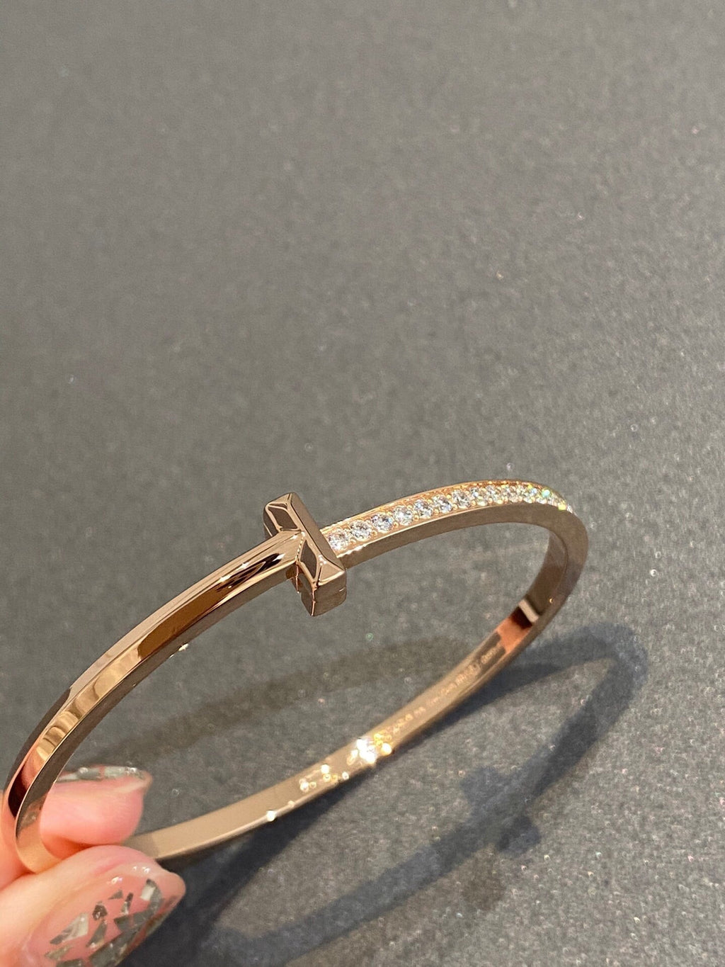 Tiffany Narrow T1 Hinged Bangle Cubic Zirconia Pink Gold