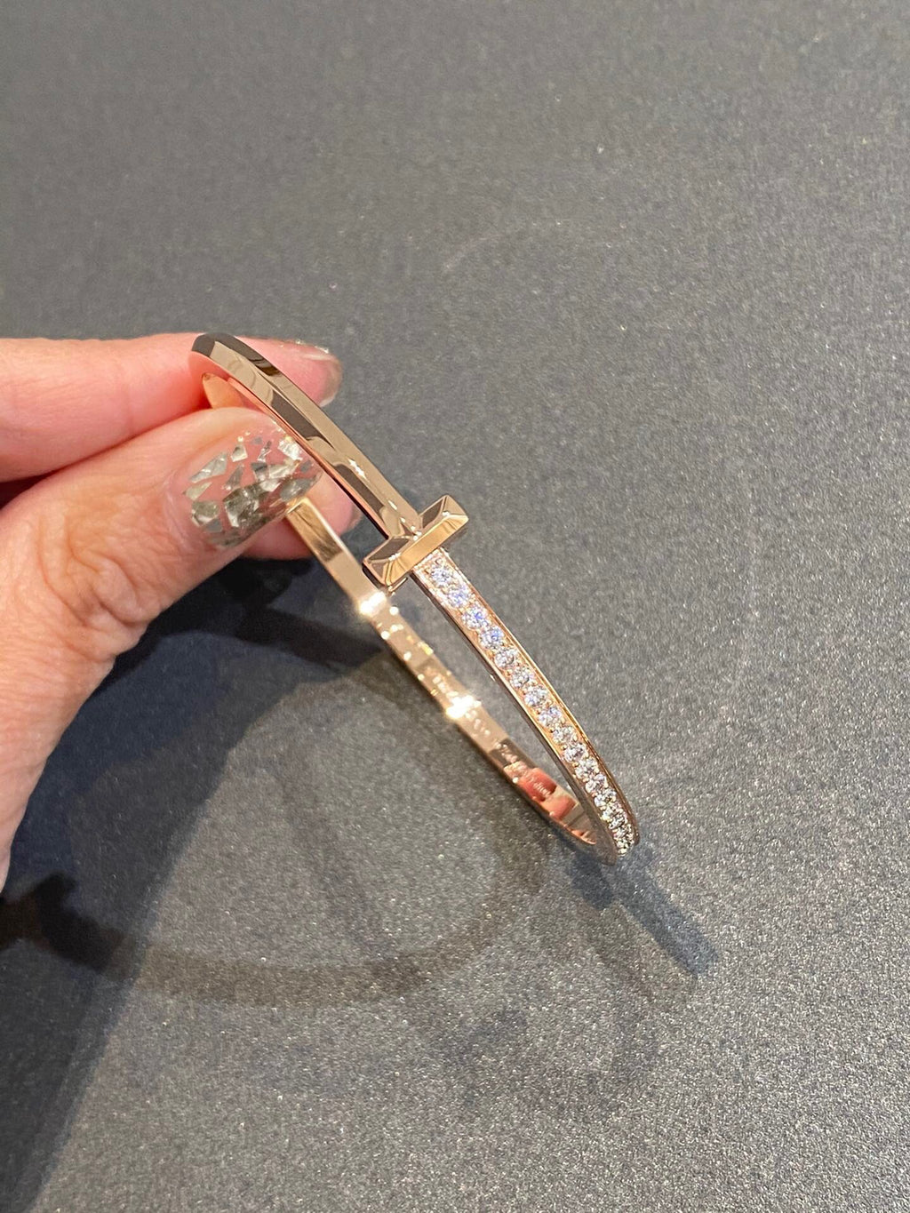 Tiffany Narrow T1 Hinged Bangle Cubic Zirconia Pink Gold