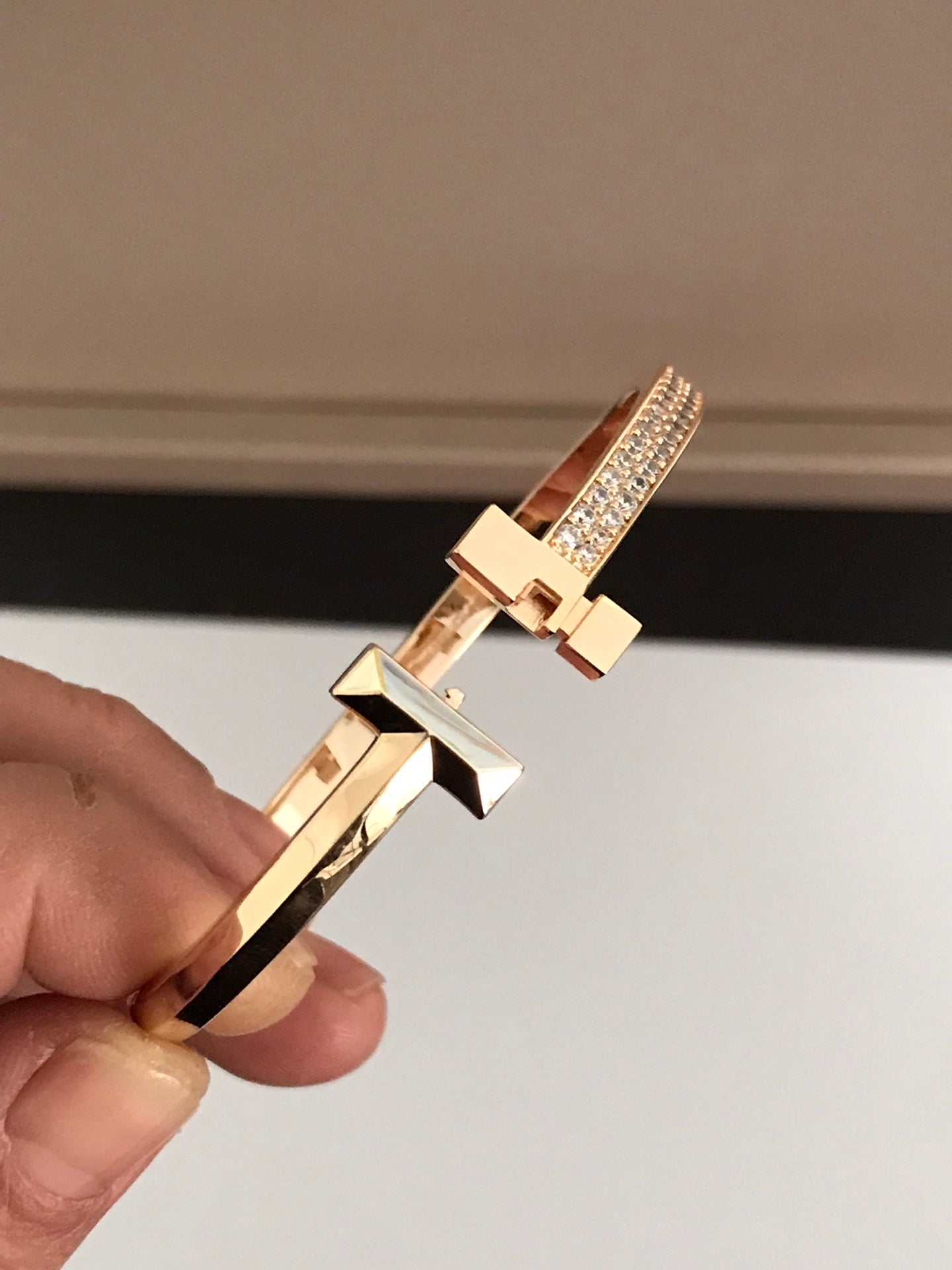 Tiffany T1 Wide Cubic Zirconia Hinged Bangle Pink Gold