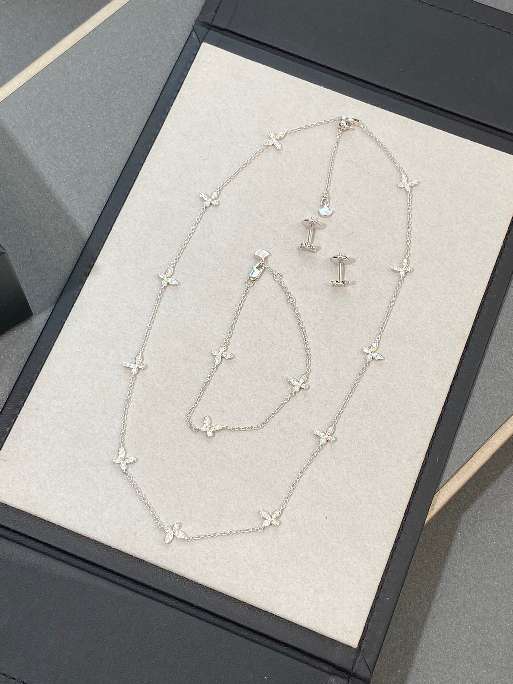 Graff Classic Butterfly Petite Cubic Zirconia Silver Necklace