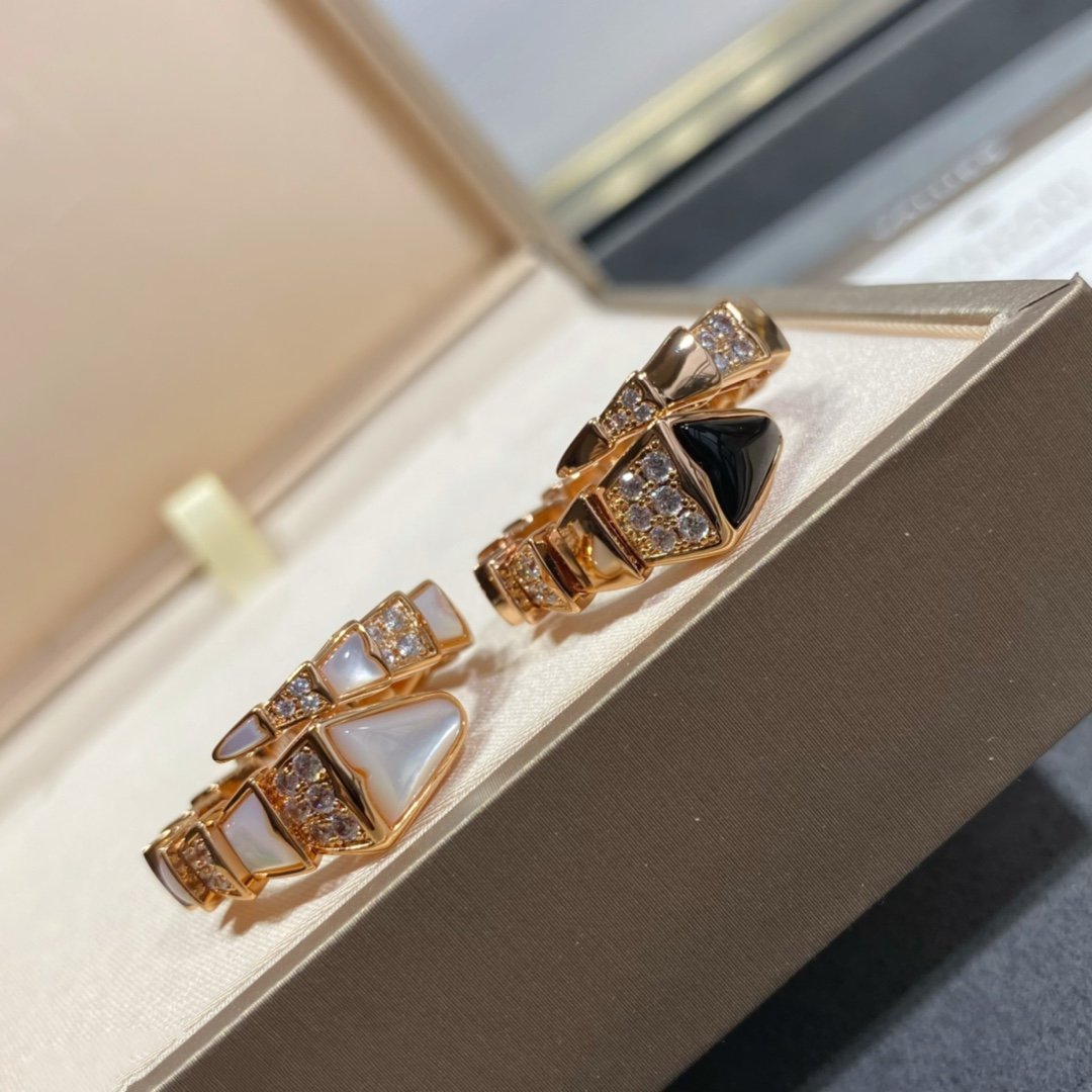 Bvlgari Serpenti Ring Gold Cubic Zirconia Onyx