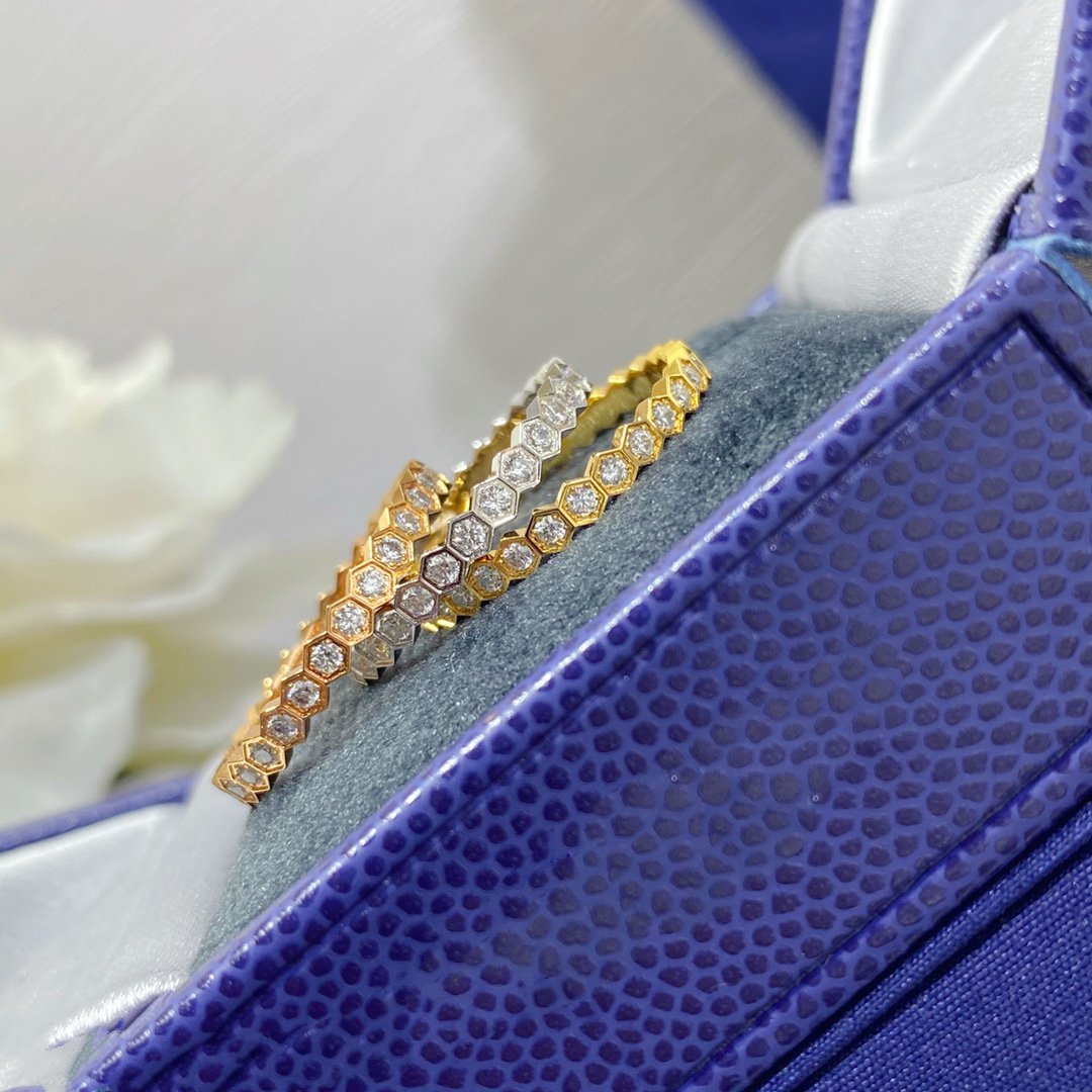 Chaumet Bee Love Cubic Zirconia Paved Small Ring