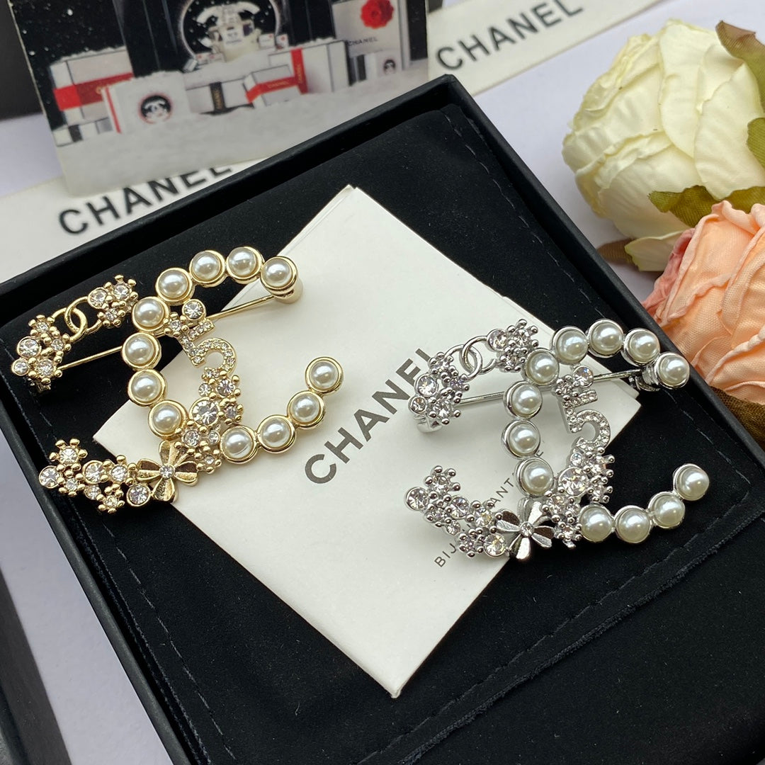 Chanel Brooch 180086
