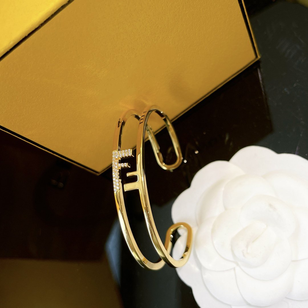 Fendi O'Lock Open Oval Bracelet Gold Diamond