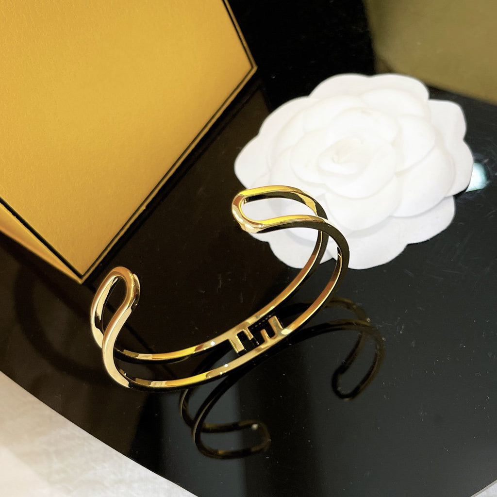 Fendi O'Lock Open Oval Bracelet Gold Diamond