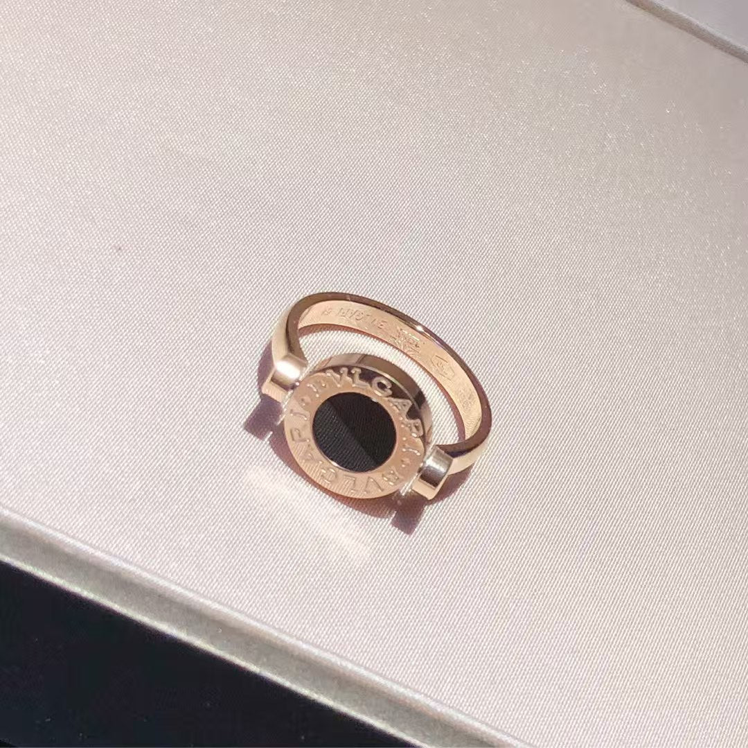 Bvlgari Rose Gold Flip Ring Set with Mother of Pearl and Onyx