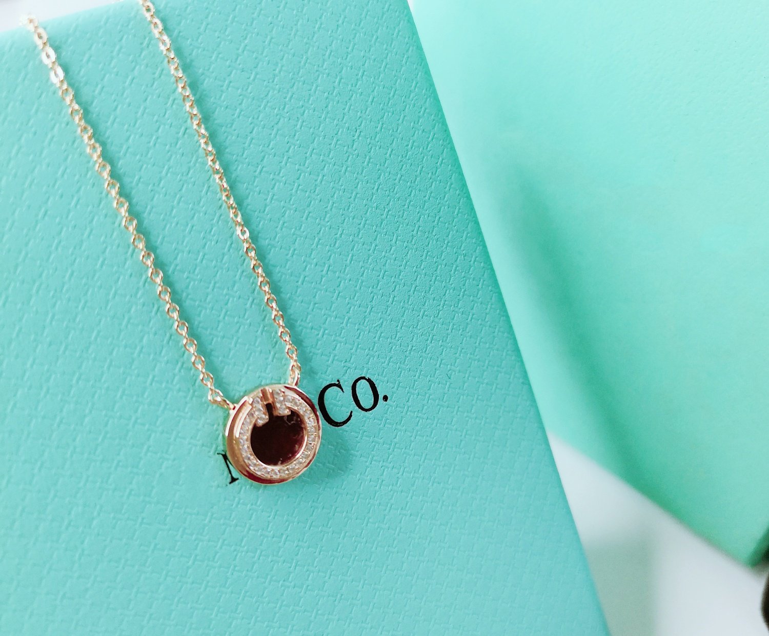 Tiffany Cubic Zirconia and Mother Pearl Circle Necklace Pendant