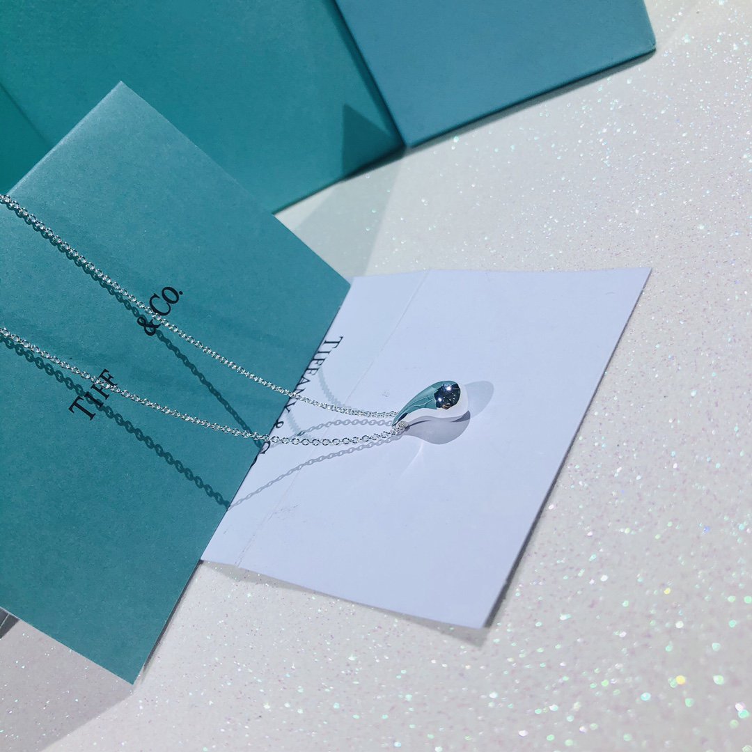 Tiffany Elsa Peretti Teardrop Pendant Sterling Silver Necklace