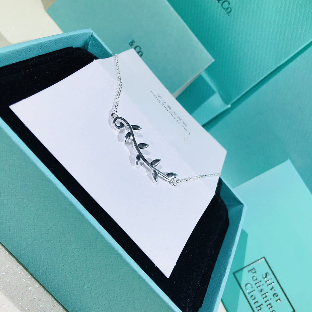 Tiffany Paloma Picasso Sterling Silver Olive Branch Necklace