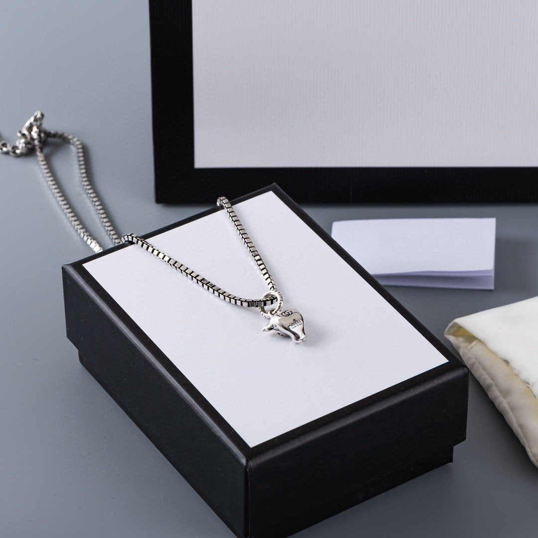 Gucci GG Double Classic Retro Sterling Silver Cow Necklace