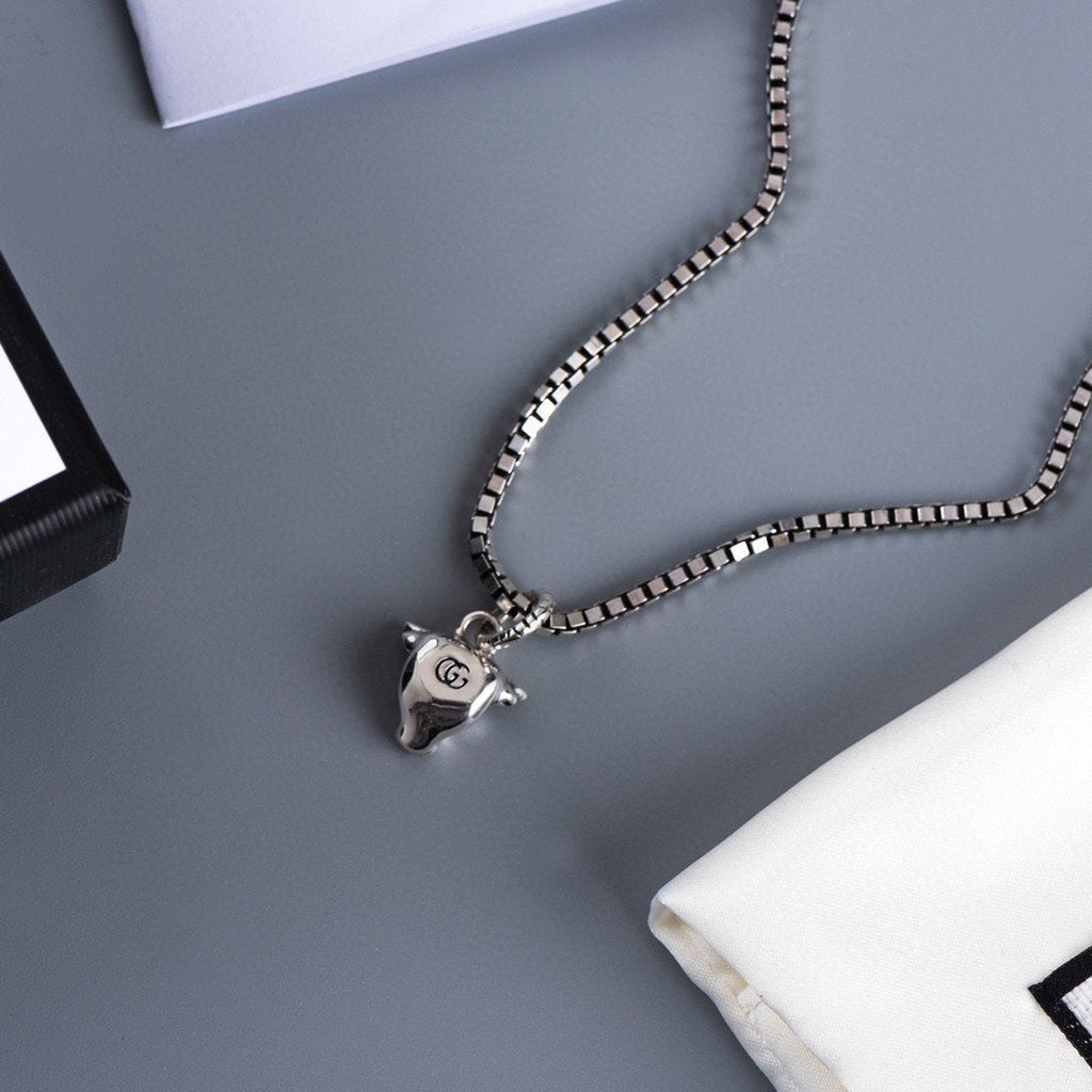 Gucci GG Double Classic Retro Sterling Silver Cow Necklace