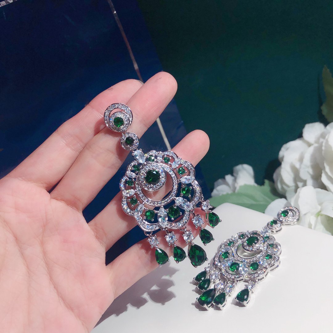 Graff Gra Flower Silver Green Diamond Drop Earrings