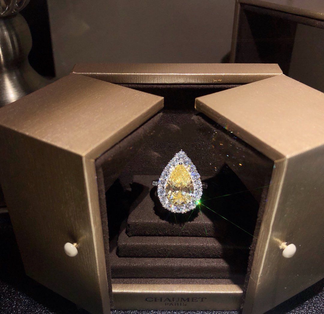 Graff Constellation Pear Shape Yellow Silver Cubic Zirconia Ring