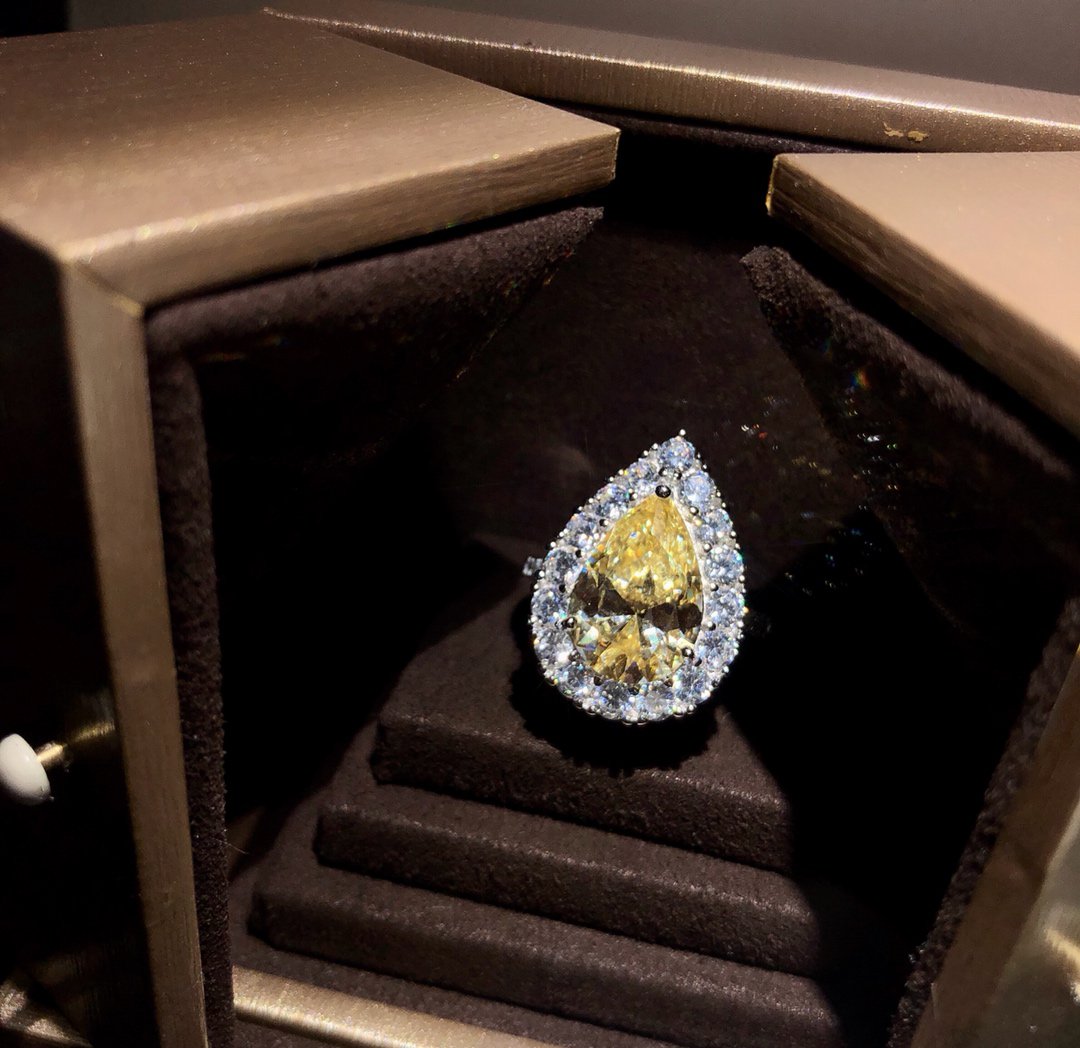 Graff Constellation Pear Shape Yellow Silver Cubic Zirconia Ring