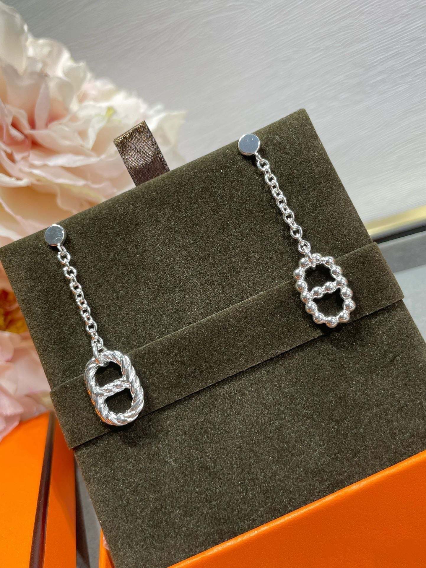 Hermes H Plain Silver Ab Pig Nose Earrings