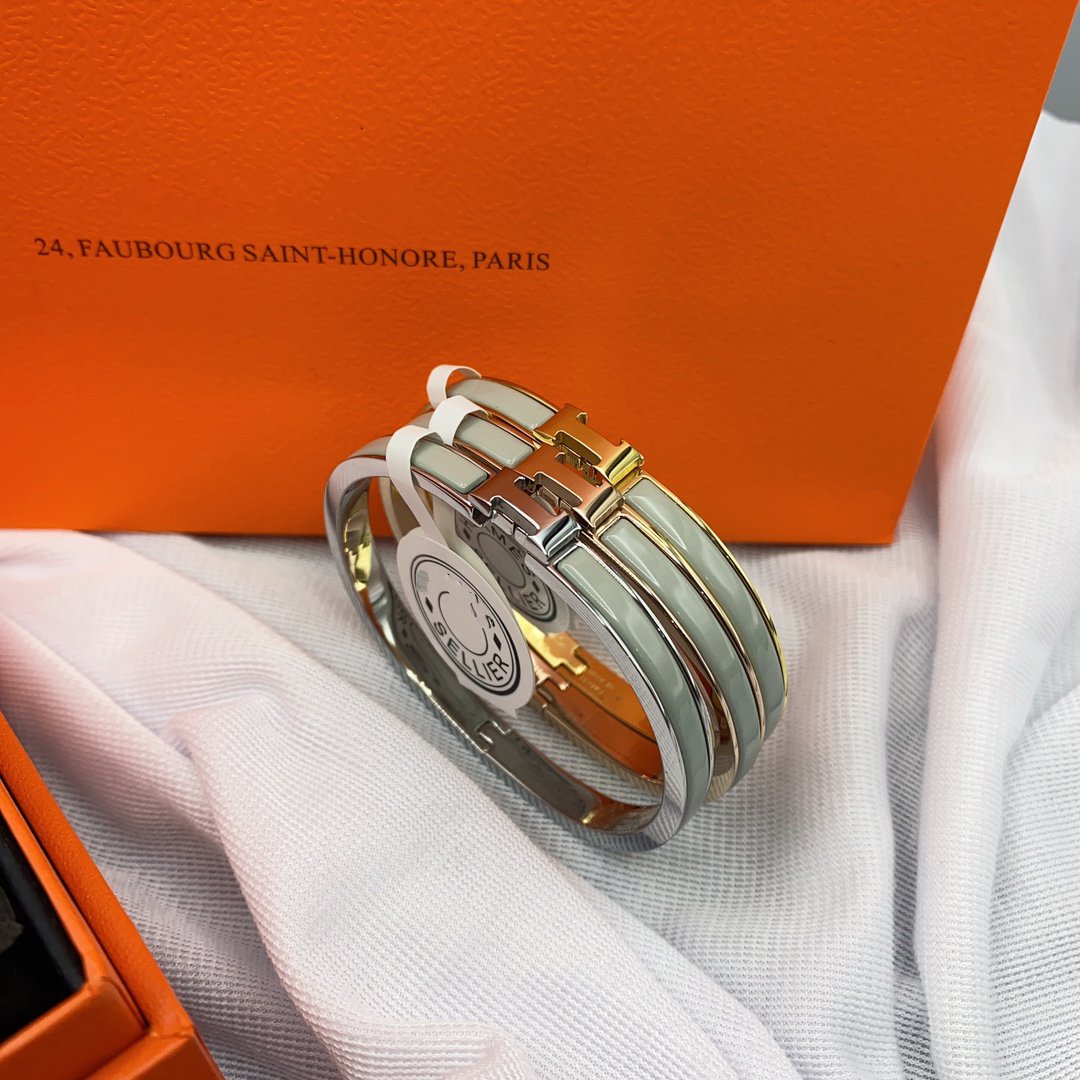 Hermes Classic HM Clic Green 8MM Enamel Bracelet