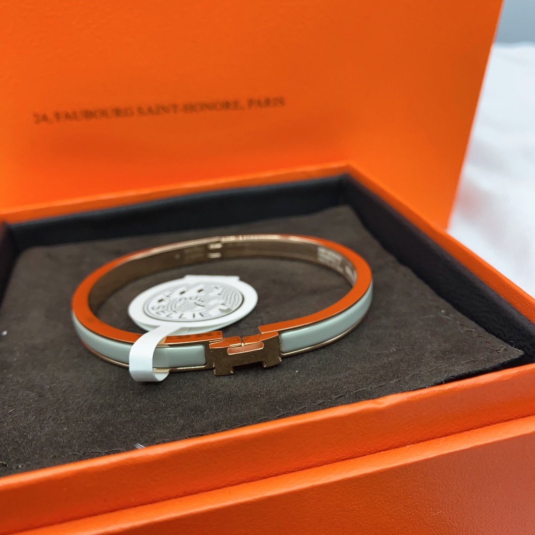 Hermes Classic HM Clic Green 8MM Enamel Bracelet