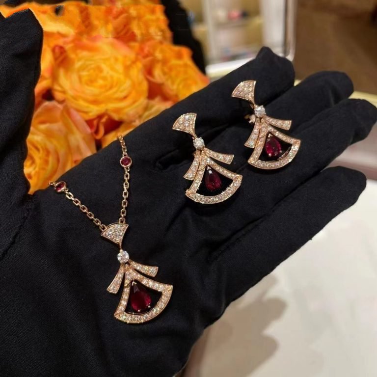 Bvlgari Dream Necklace Carnelian Cubic Zirconia Pink Gold