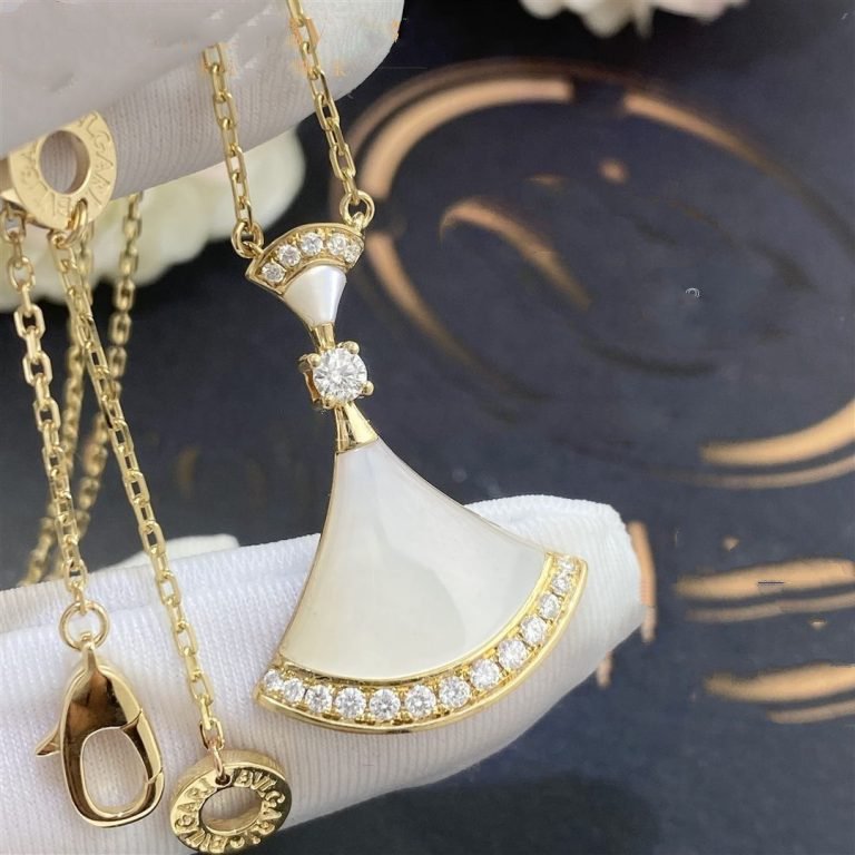 Bvlgari Dream Necklace MOP Gold Cubic Zirconia
