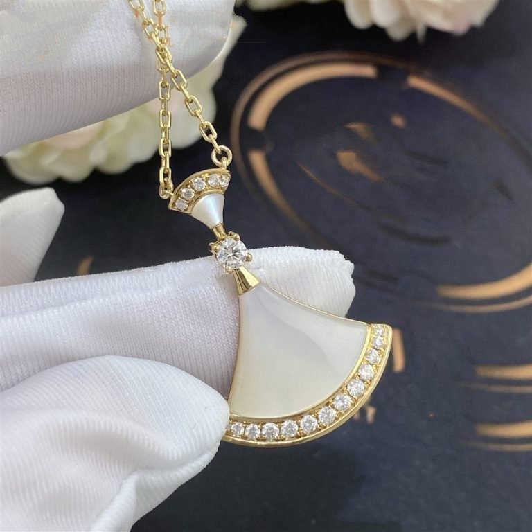 Bvlgari Dream Necklace MOP Gold Cubic Zirconia