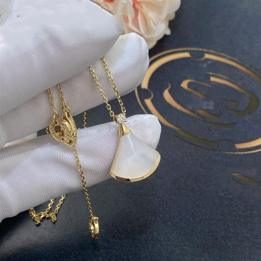 Bvlgari Dream Necklace White MOP Gold 1 Cubic Zirconia
