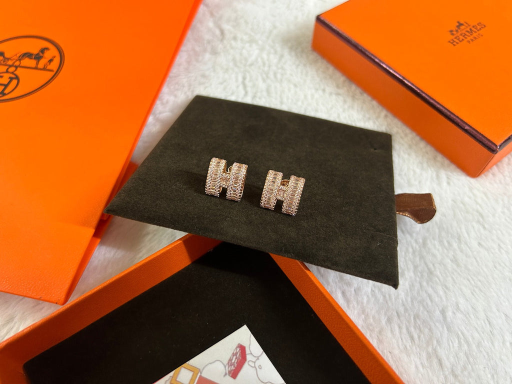 Hermes H Stud Earrings with Diamonds