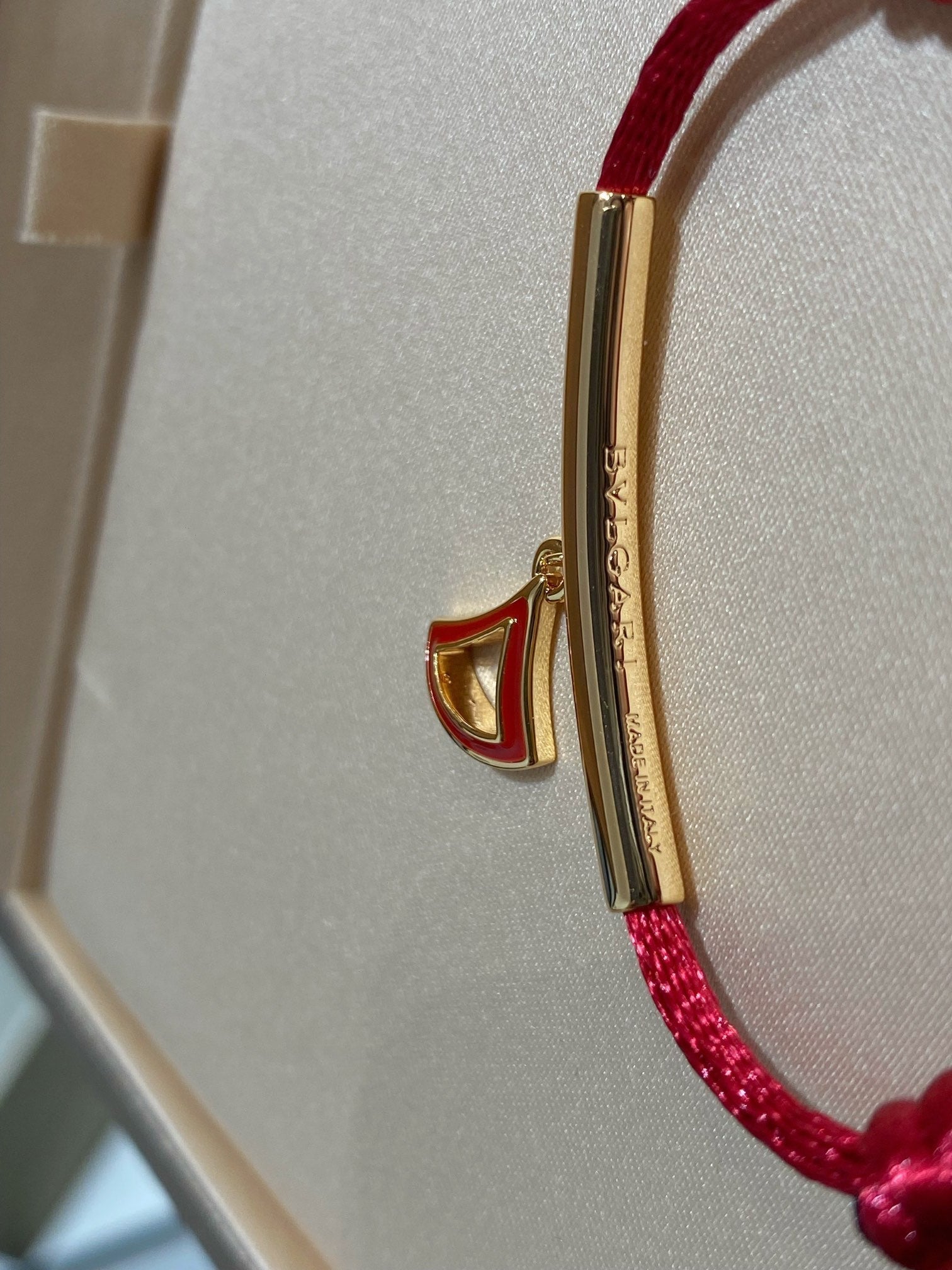 Bvlgari 1 Motif Lucky Red Bracelet Gold